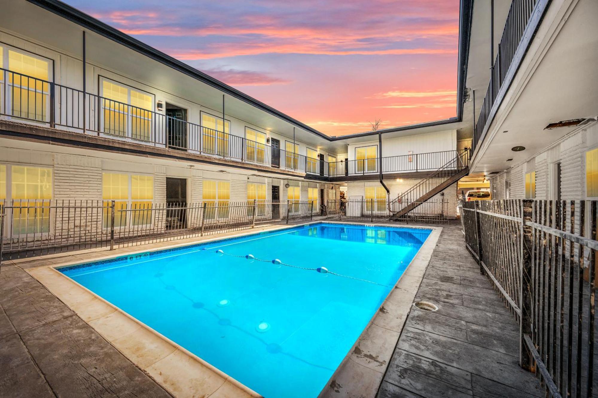 Comfortable 2Br Apt In Vibrant Houston Heights Buitenkant foto